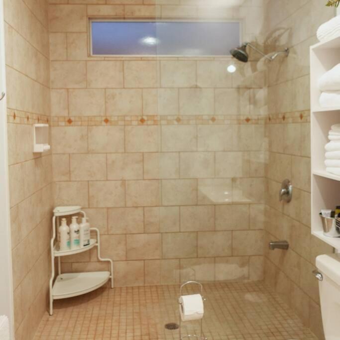 Large Upstairs Flat In Downtown Century Building Apartamento Belleville Exterior foto